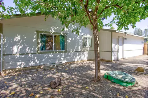 1325 Riviera Dr, Redding, CA 96001 photo 22