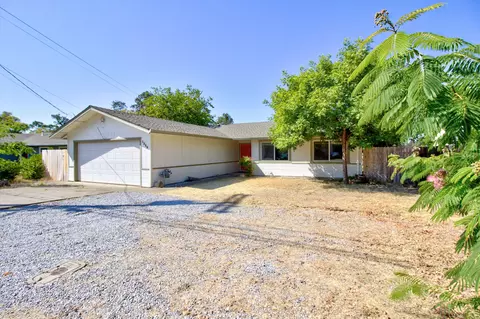1325 Riviera Dr, Redding, CA 96001 photo 2