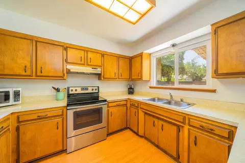1941 Bembow Dr, Redding, CA 96002 photo 9