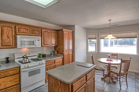 2150 Adirondack Dr, Redding, CA 96001 photo 8