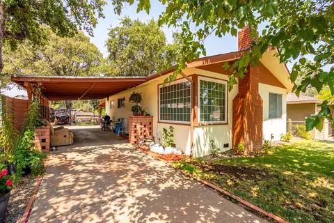 3726 Yuletide Ave, Redding, CA 96003 photo 1