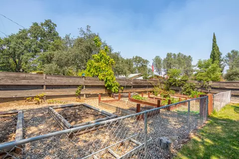 3726 Yuletide Ave, Redding, CA 96003 photo 18