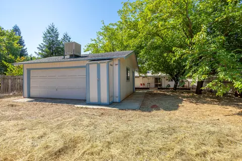 1726 Lazelle Ct, Redding, CA 96002 photo 17