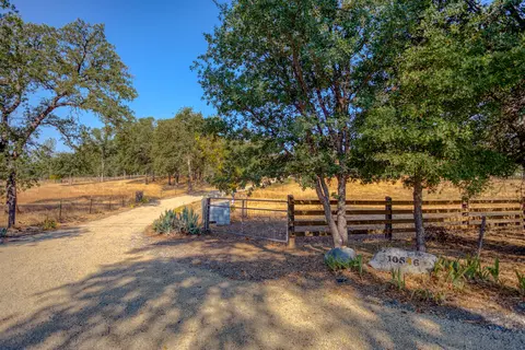10546 Green Oaks Ln, Redding, CA 96003 photo 41