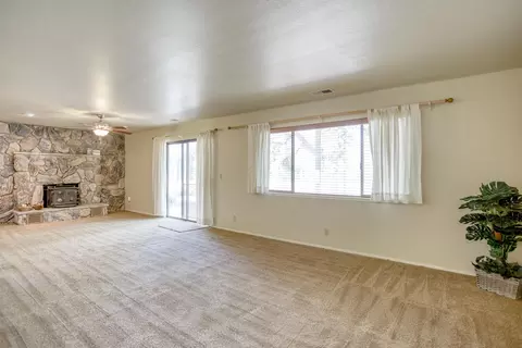 10546 Green Oaks Ln, Redding, CA 96003 photo 6