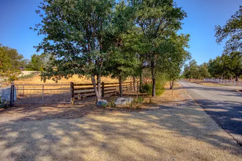 10546 Green Oaks Ln, Redding, CA 96003 photo 37