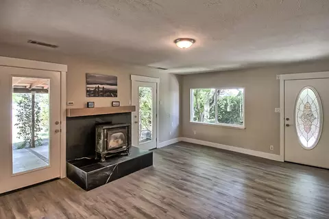11718 Woggon Ln, Redding, CA 96003 photo 8