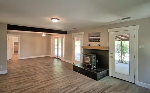 11718 Woggon Ln, Redding, CA 96003 photo 9