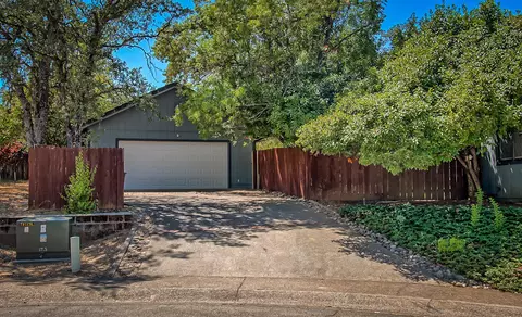 1210 Pueblo Ct, Redding, CA 96001 photo 3