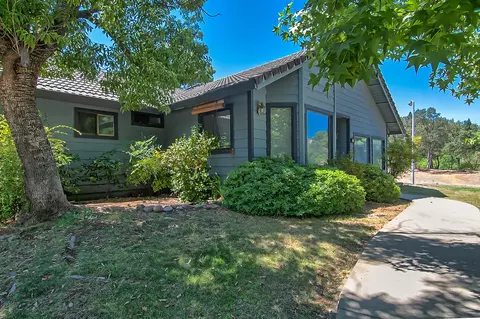 1210 Pueblo Ct, Redding, CA 96001 photo 4