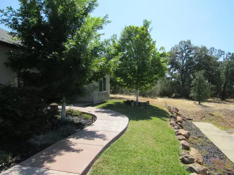 3295 Piper Way, Redding, CA 96001 photo 8