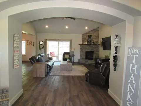 3295 Piper Way, Redding, CA 96001 photo 17