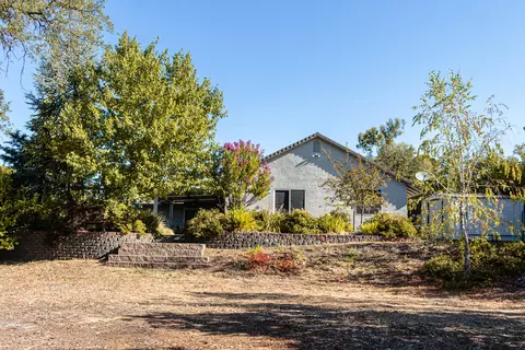 11473 Wales Dr, Redding, CA 96003 photo 4