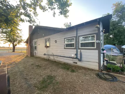 6937 Skyway St, Redding, CA 96002 photo 3