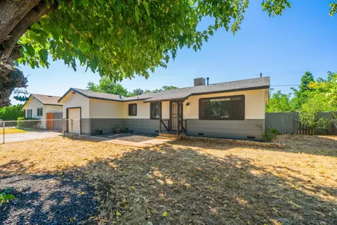 2085 Deimos Ct, Redding, CA 96002 photo 1