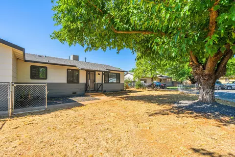2085 Deimos Ct, Redding, CA 96002 photo 14
