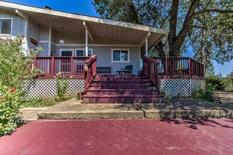 7795 Castle View Ln, Redding, CA 96001 photo 4