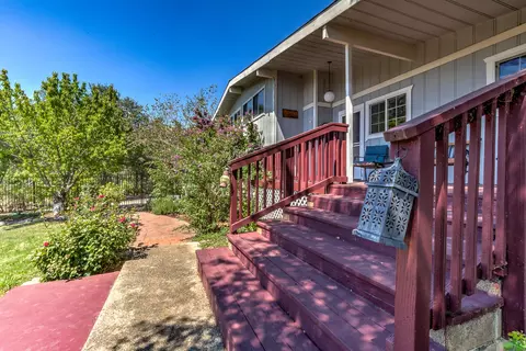 7795 Castle View Ln, Redding, CA 96001 photo 5