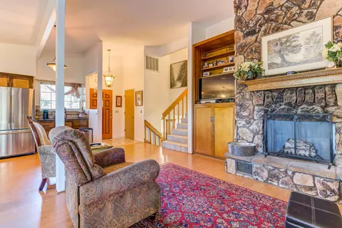 7795 Castle View Ln, Redding, CA 96001 photo 8