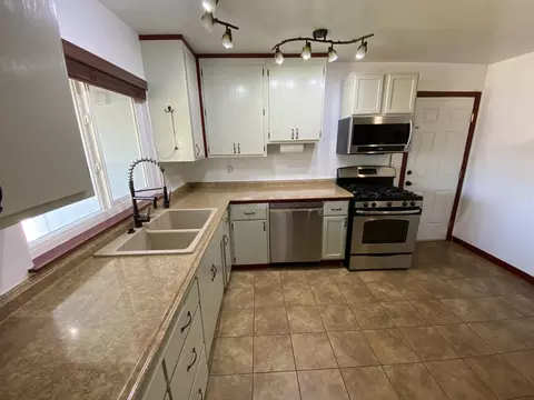 2091 Phobos Ct, Redding, CA 96002 photo 4