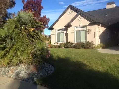 3845 Meadow Oak Way, Redding, CA 96002 photo 4