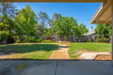 2978 Dawnridge Dr, Redding, CA 96001 photo 12