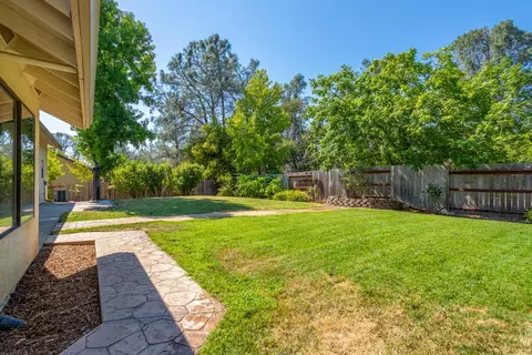 2978 Dawnridge Dr, Redding, CA 96001 photo 14