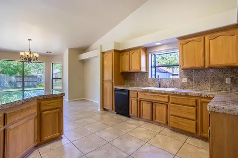 2978 Dawnridge Dr, Redding, CA 96001 photo 5
