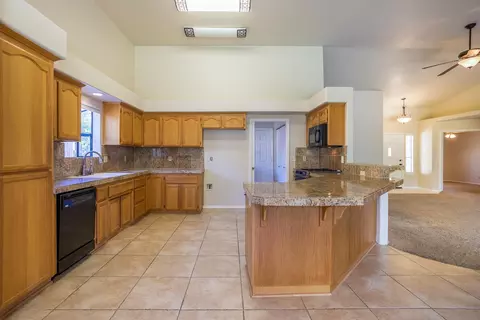 2978 Dawnridge Dr, Redding, CA 96001 photo 4