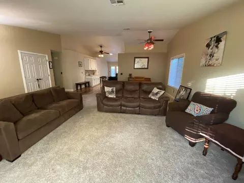 565 Armando Ave, Redding, CA 96003 photo 9