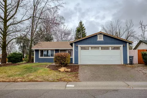 3707 Sunwood Dr, Redding, CA 96002 photo 1