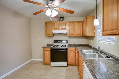 3707 Sunwood Dr, Redding, CA 96002 photo 9