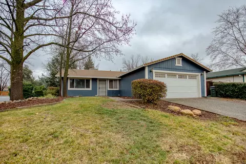 3707 Sunwood Dr, Redding, CA 96002 photo 2
