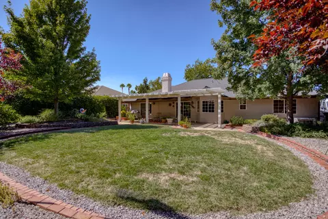 2063 Princeton Way, Redding, CA 96003 photo 4