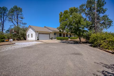 11952 Neal Ln, Redding, CA 96003 photo 3