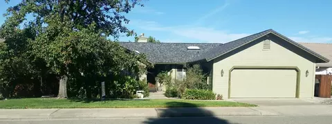 1225 River Rdg, Redding, CA 96003 photo 1