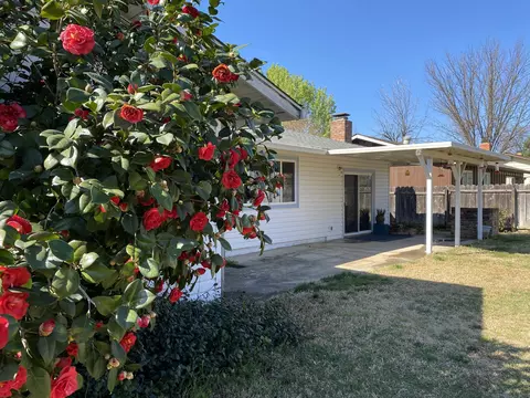 6831 Reflection St, Redding, CA 96001 photo 4