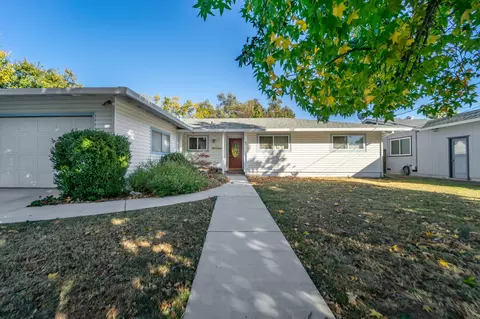 6831 Reflection St, Redding, CA 96001 photo 2