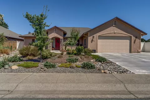1327 Spanish Bay Dr, Redding, CA 96003 photo 2