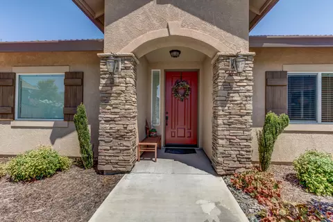 1327 Spanish Bay Dr, Redding, CA 96003 photo 1