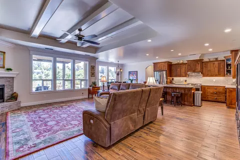 1327 Spanish Bay Dr, Redding, CA 96003 photo 4