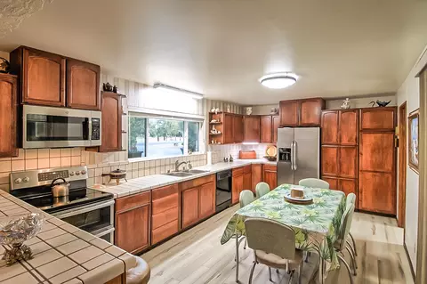 9856 Logan Rd, Redding, CA 96003 photo 2