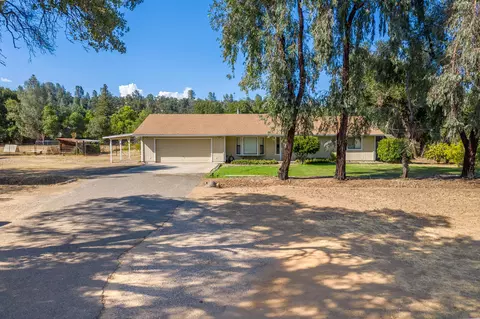5776 Jubilee St, Redding, CA 96001 photo 2