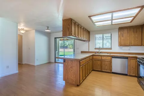 5776 Jubilee St, Redding, CA 96001 photo 10