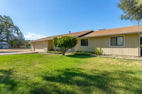 5776 Jubilee St, Redding, CA 96001 photo 3