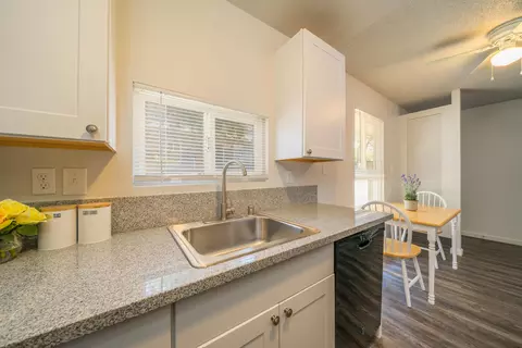 1425 Magnolia Ave, Redding, CA 96001 photo 33