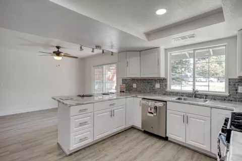 2000 Spur Ct, Redding, CA 96002 photo 16
