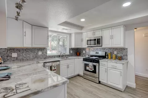 2000 Spur Ct, Redding, CA 96002 photo 14