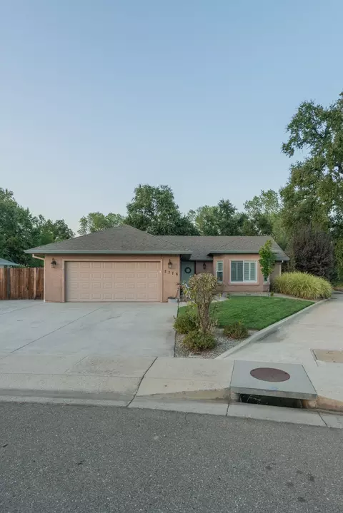 2776 Garnet Ct, Redding, CA 96001 photo 4