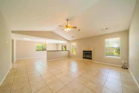 2735 Howard Dr, Redding, CA 96001 photo 4